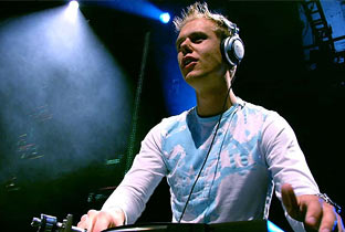 Armin Van Buuren – #1 DJ