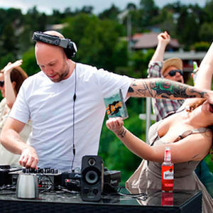 DJ Requests: When it is & isn’t Appropriate